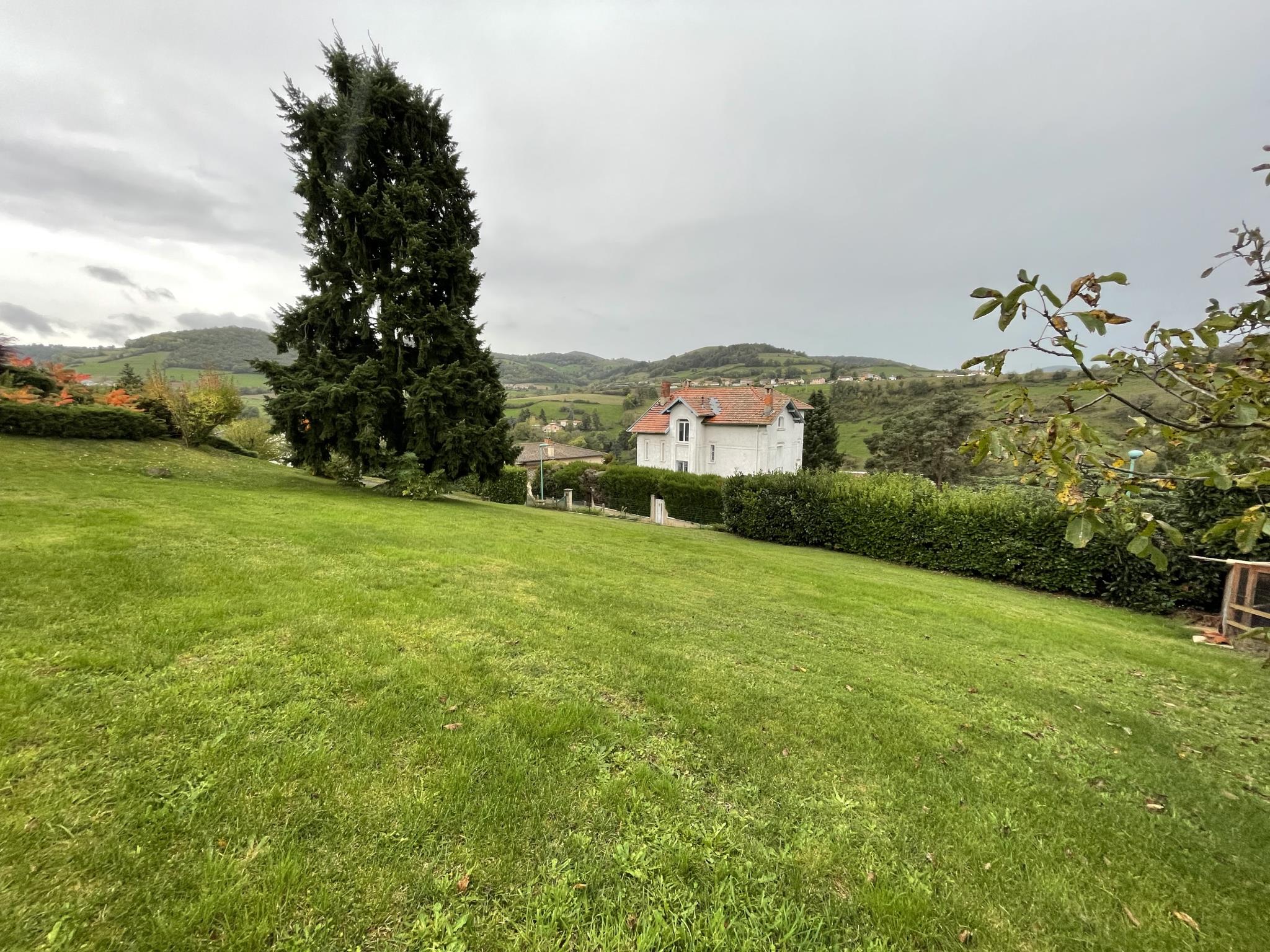 Terrain 887 m² Saint-Forgeux
