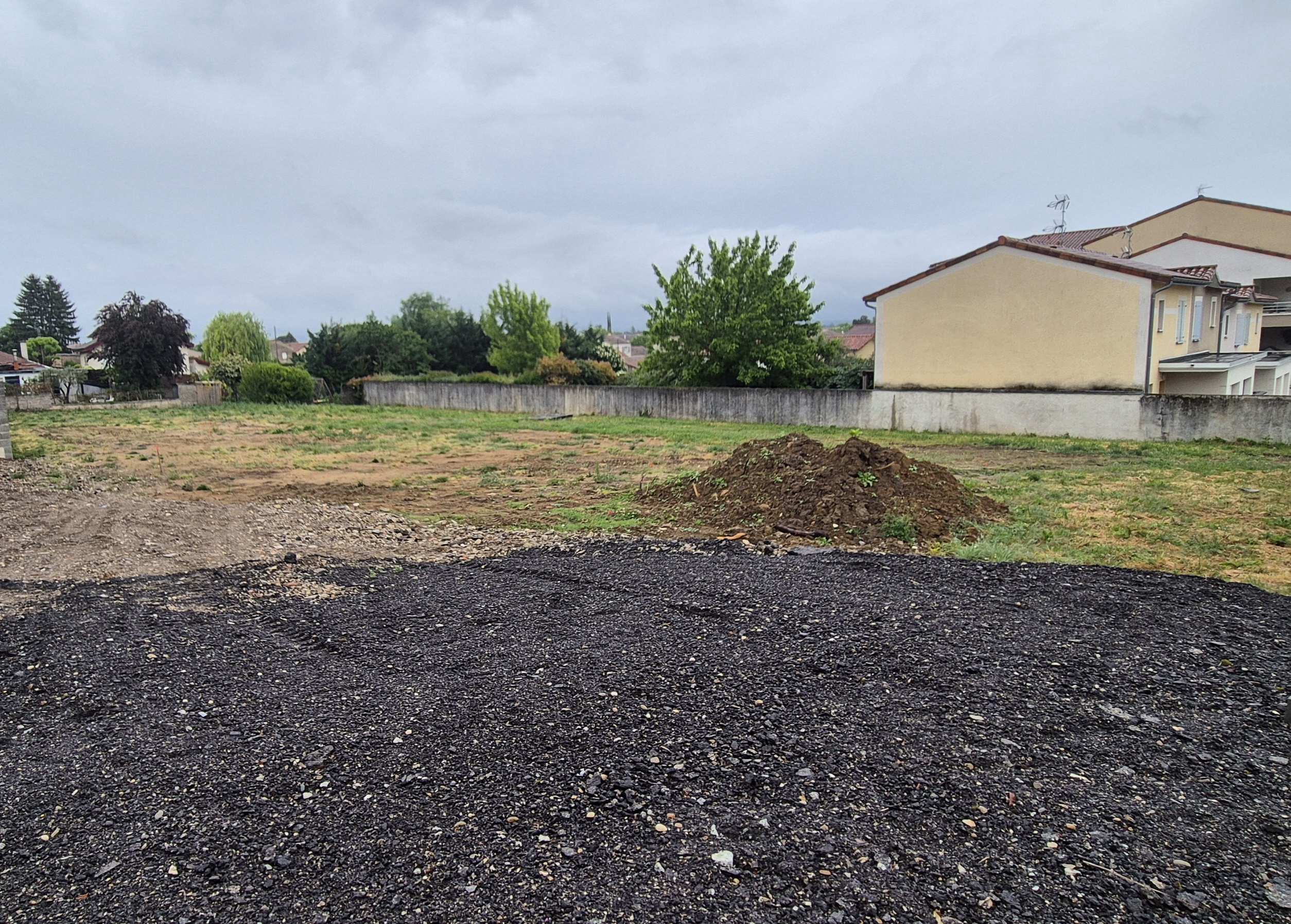 Terrain à bâtir de 833 m² à Mours-Saint-Eusèbe, 187 425 €
